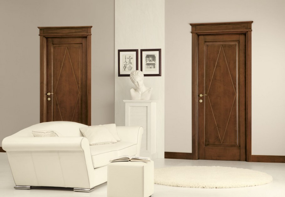 Деревянные двери в интерьере