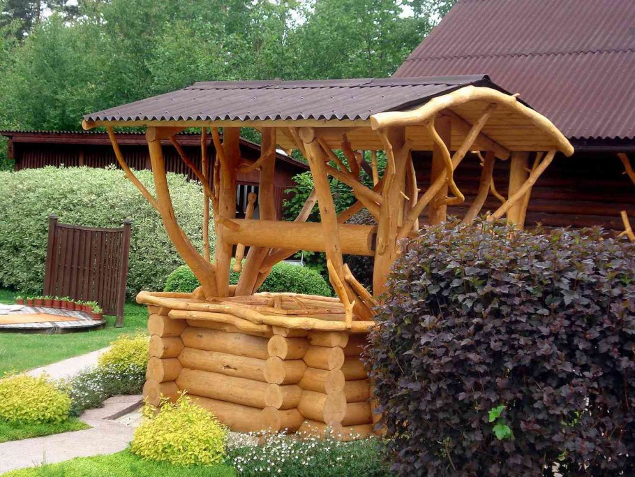 Красивые деревянные колодцы