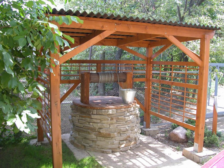 Беседка для колодца