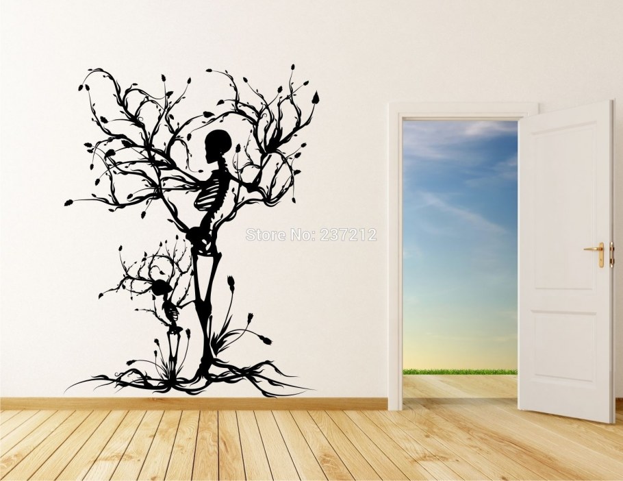 Силуэт дерева на стене