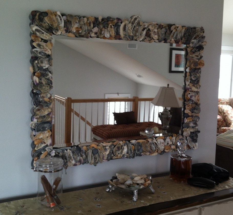 Рамка для зеркала из подручных материалов