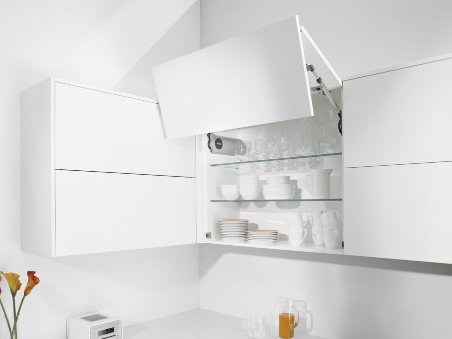 Складной подъемник Blum Aventos HF