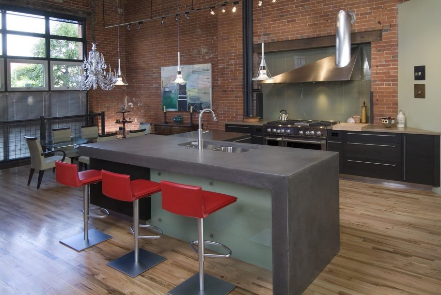Кухня в стиле лофт с барной стойкой
