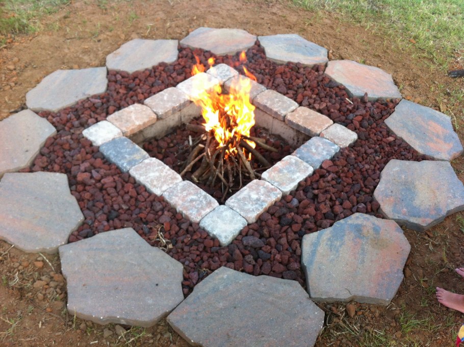 Яма для костра