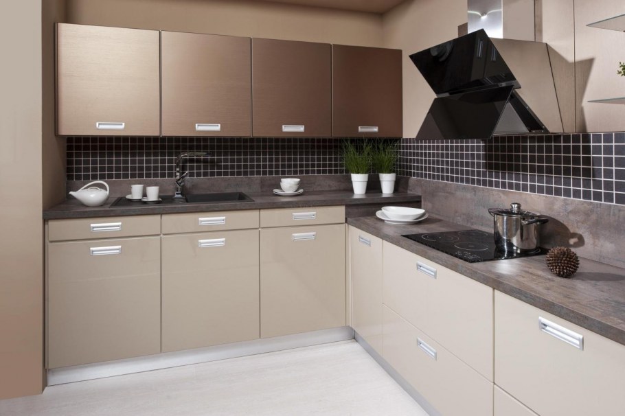 Бежевые кухни