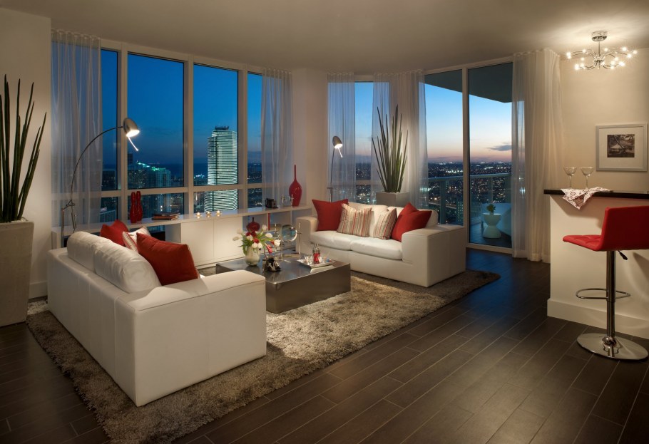 Интерьер с панорамными окнами