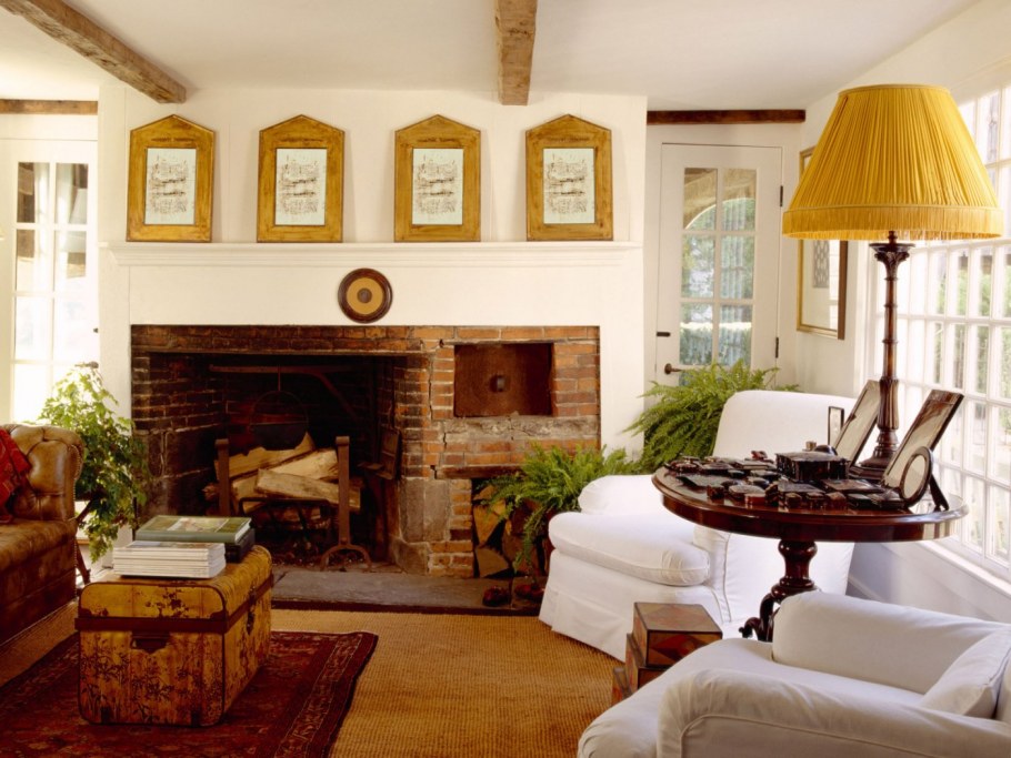 Уютная гостиная с камином