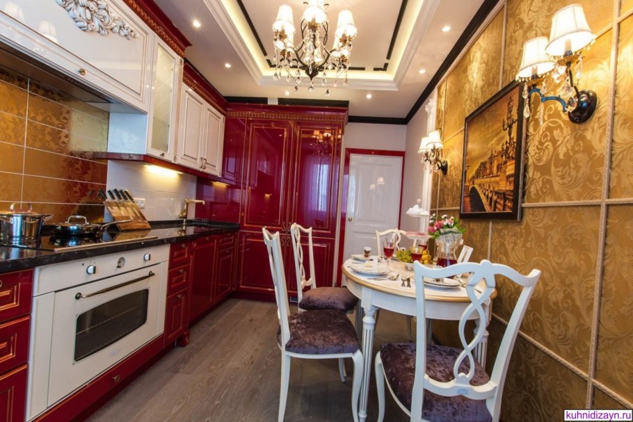 Кухни в золотисто-бордовых тонах