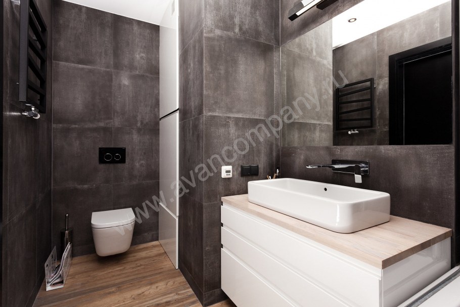 Ванная комната серая с деревом