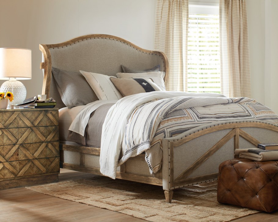 Кровать в стиле американская классика