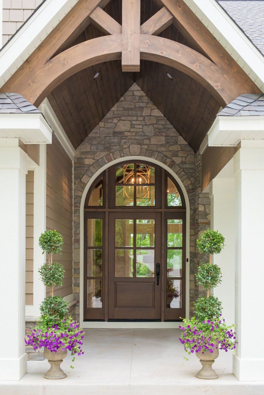 Арочные окна в частном доме