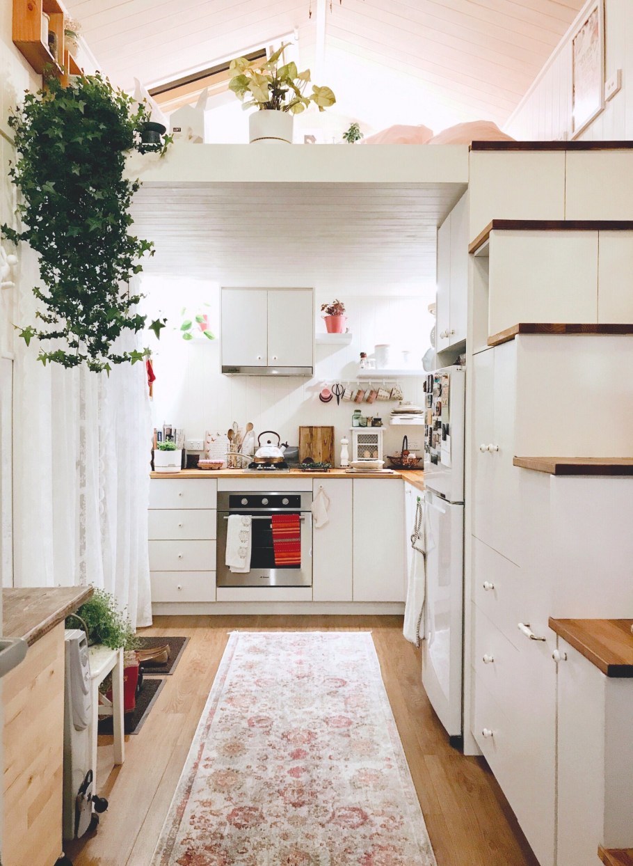 Уютный интерьер балкона