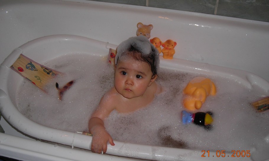 Детишки в ванной