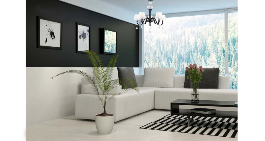 Светлые стены в гостиной