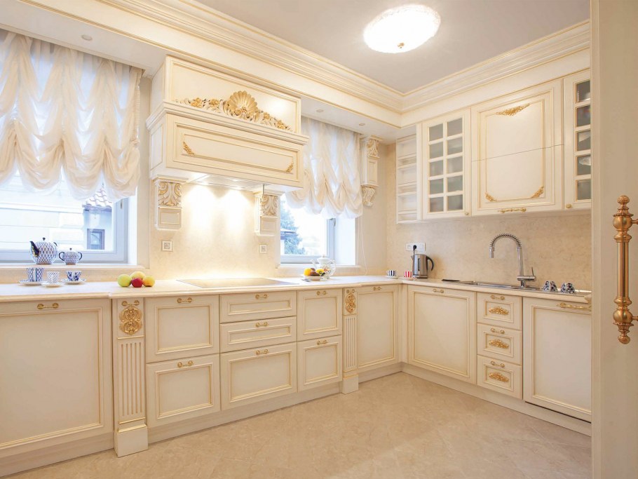 Белая кухня с патиной в стиле Прованс