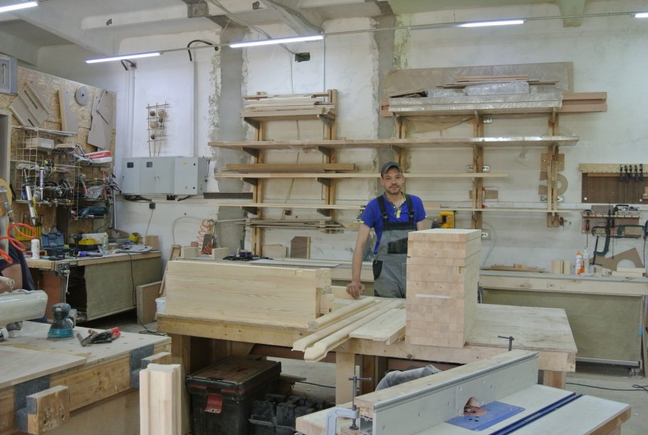 Столярная мастерская в гараже