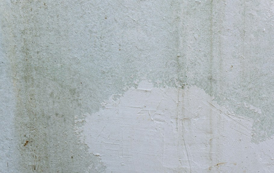 Обои под бетон с золотом