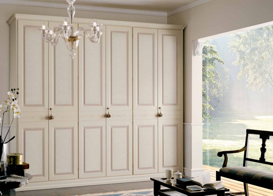 Шкаф шестидверный распашной