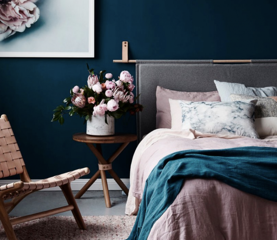 Синий с розовым в интерьере