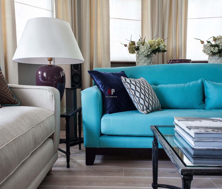 Диван цвета морской волны в интерьере