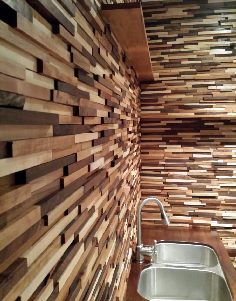 Отделка стен деревом