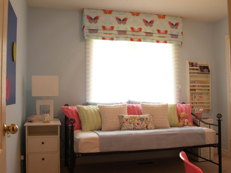 Римские шторы в интерьере детской для подростка
