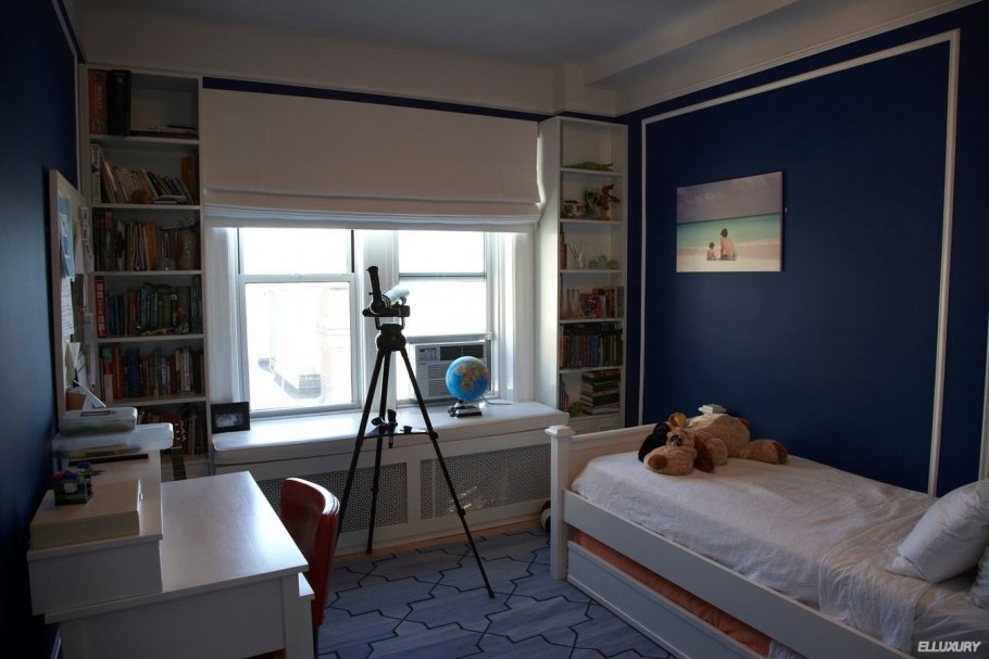 Римская штора в комнату мальчика