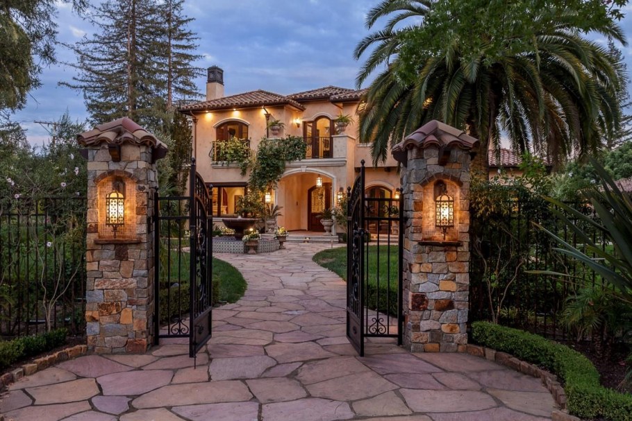 Дом в Тосканском стиле в Америке