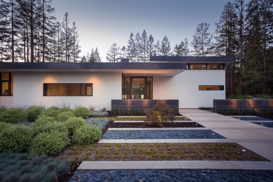 Фасад с плоской кровлей