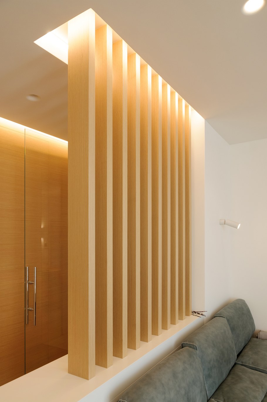 Реечная перегородка с подсветкой