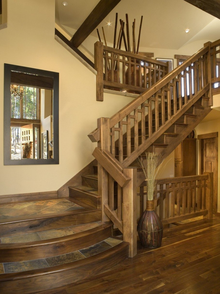 Деревянная лестница