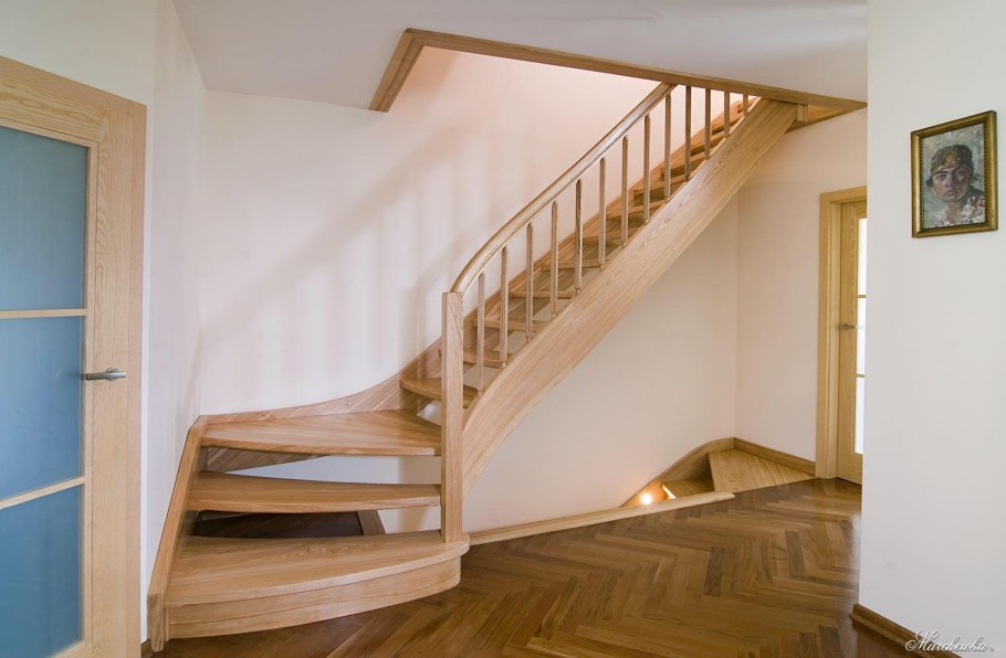 Лестница г образная деревянная