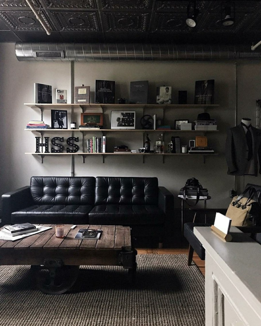 Комната в гаражном стиле