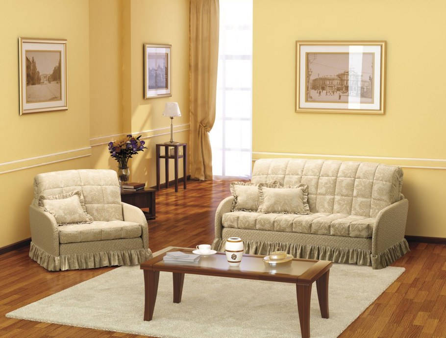 Гостиная с желтыми стенами