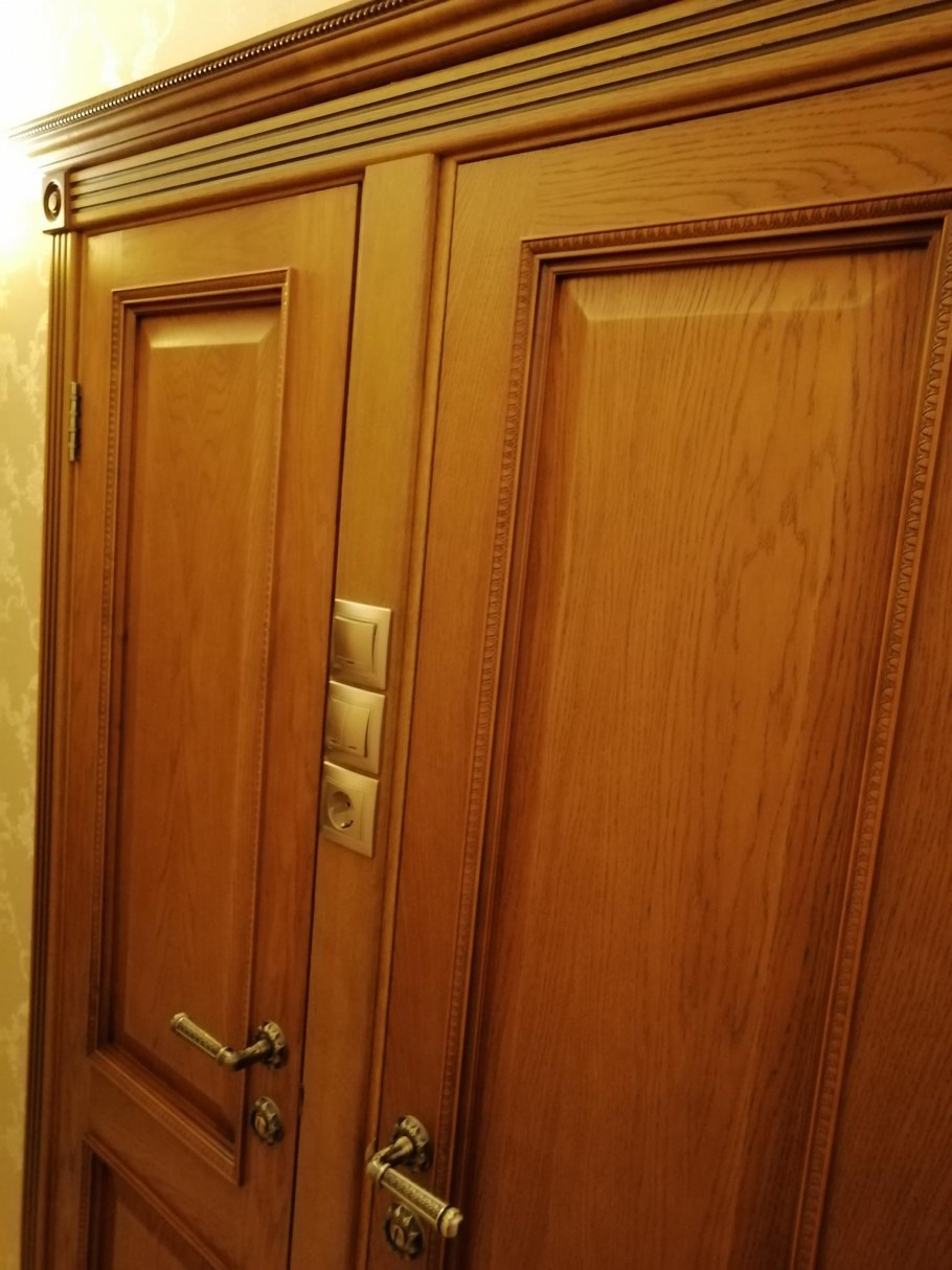 Двери рядом