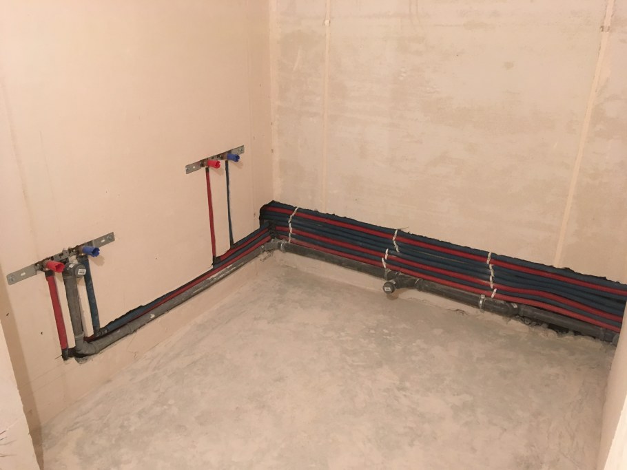 Разводка труб Рехау