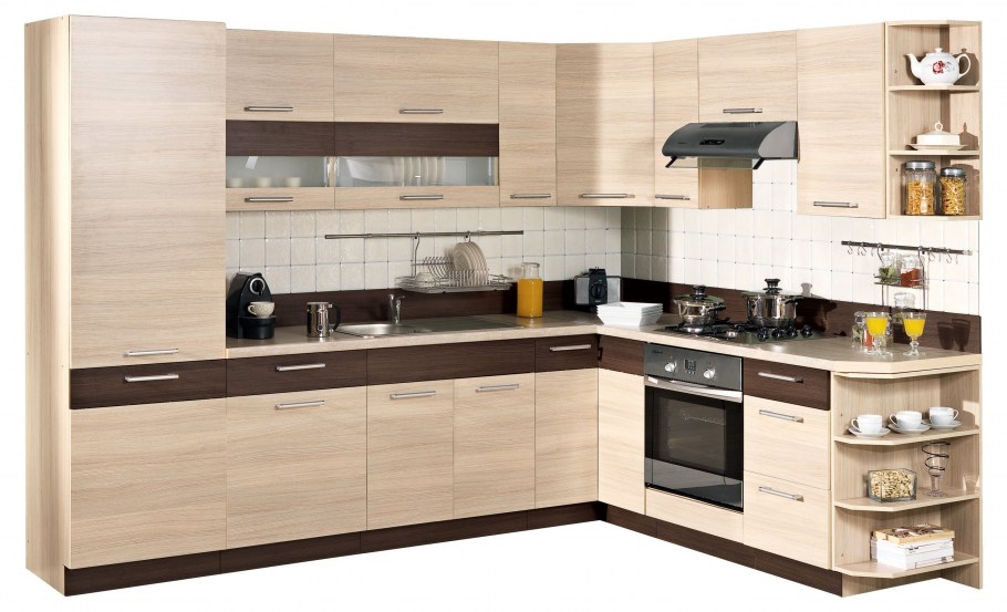 Кухня с боковыми полками