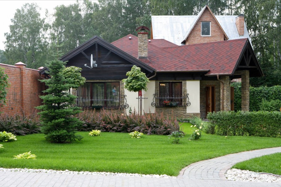 Красивый дом с участком