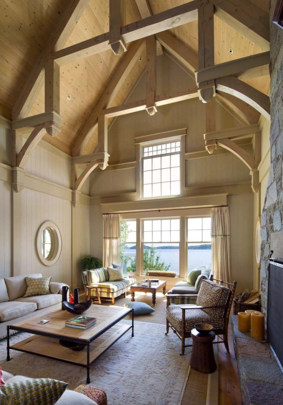 Высокие потолки в деревянном доме