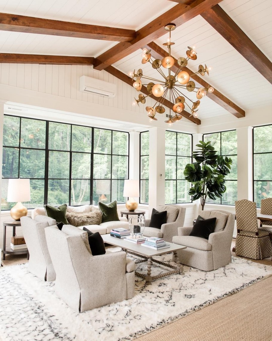 Дом с высокими потолками