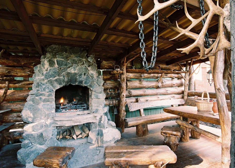 Беседка в рустикальном стиле