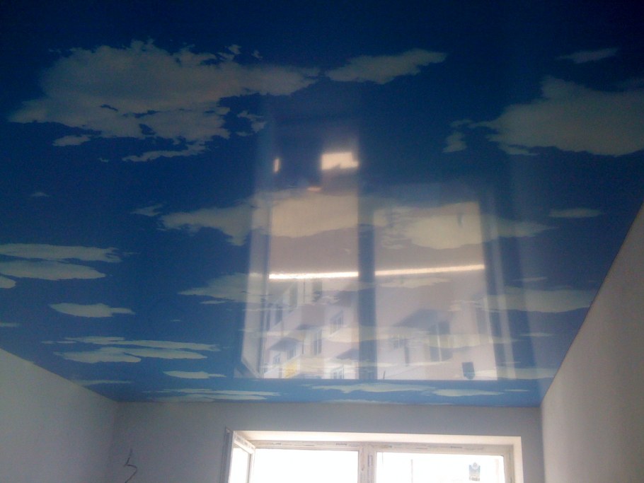 Натяжные потолки с фотопечатью самолет