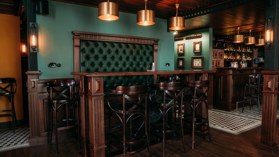 Паб Джоли Лепрекон PFK