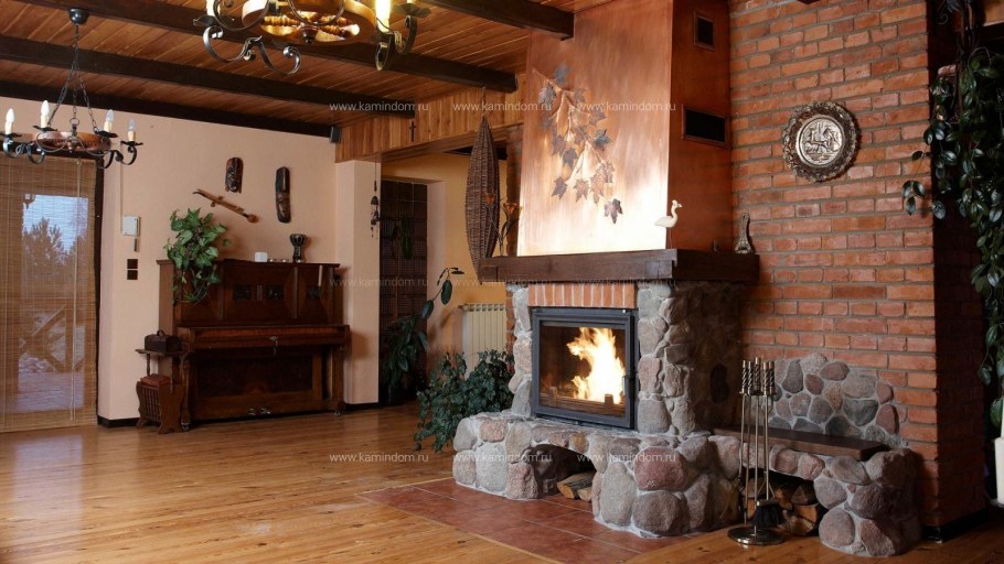 Камин в деревянном доме