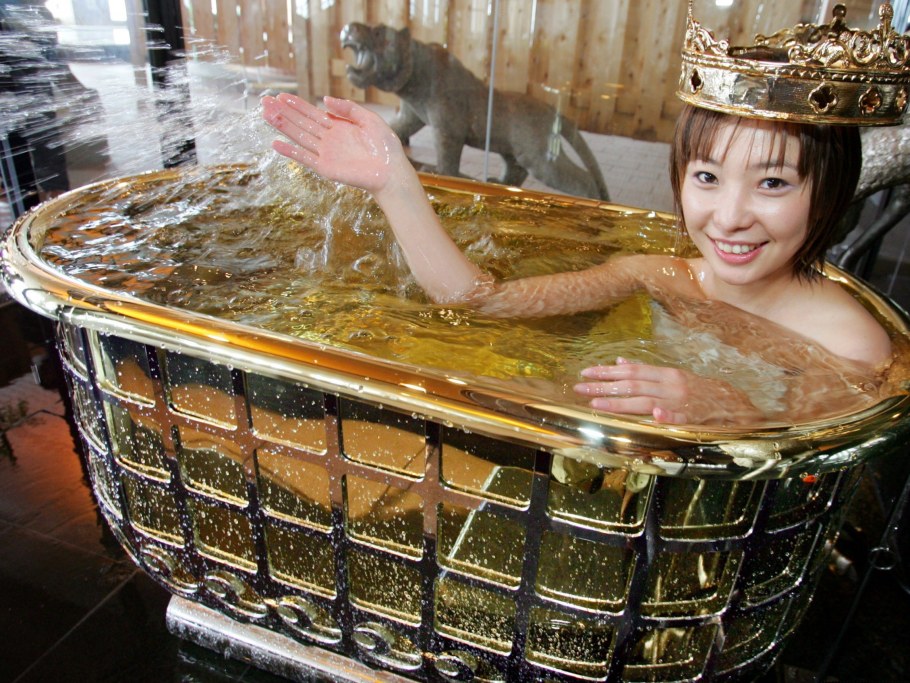 Шикарная ванная комната с джакузи