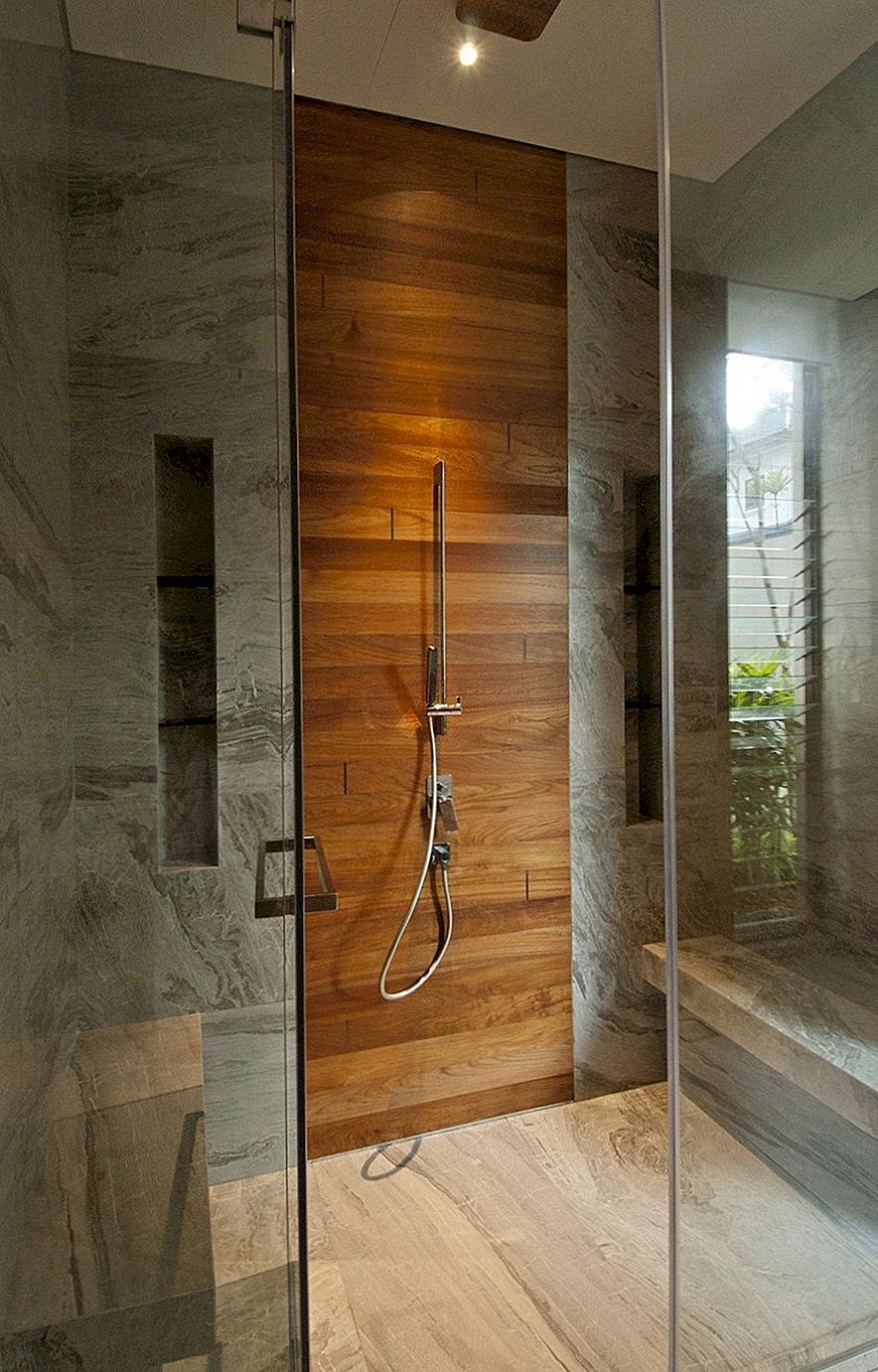 Душевая с элементами дерева