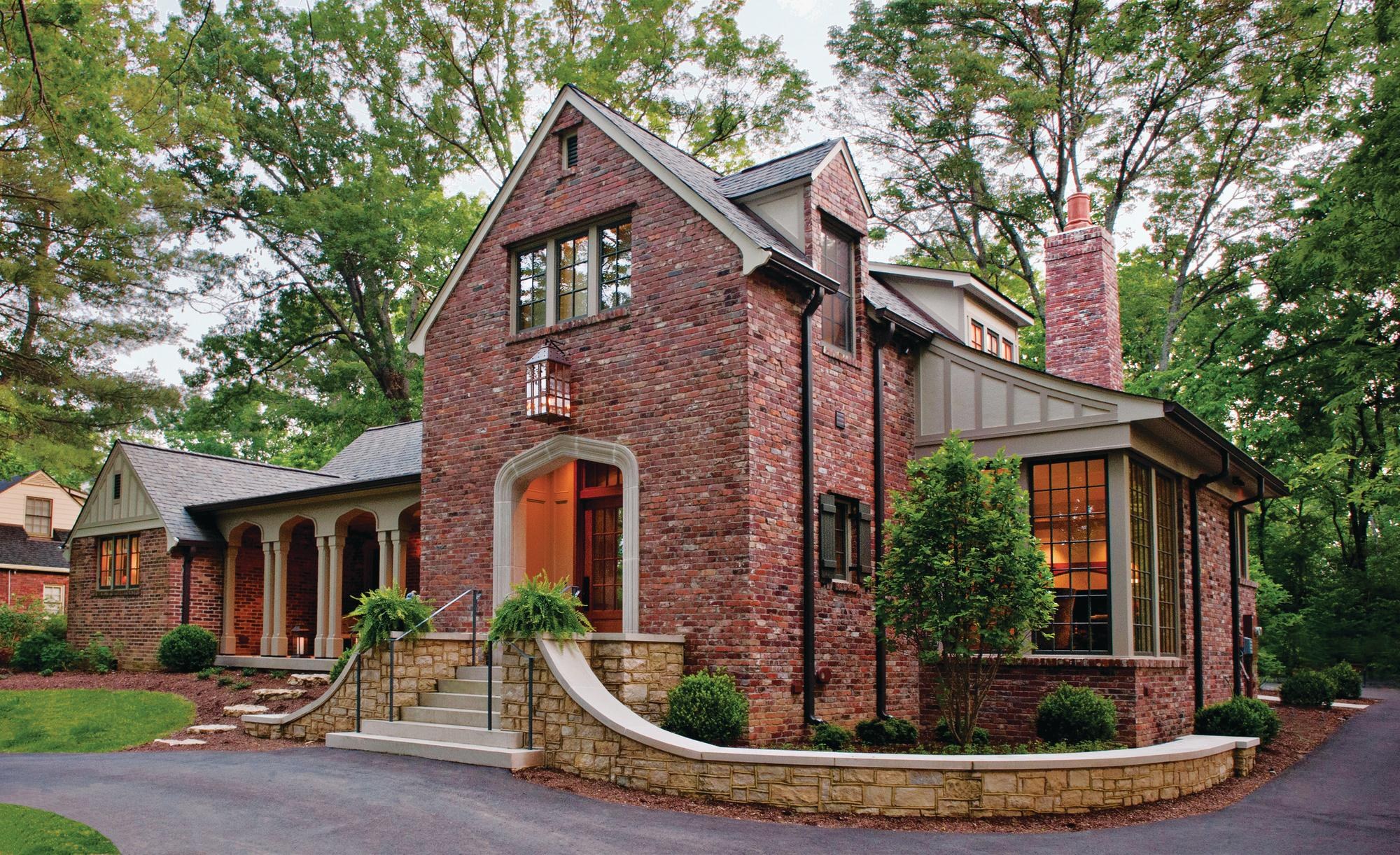 Стиль Тюдор (Tudor Revival Cottage)