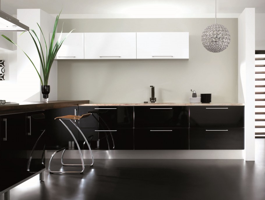 Черно белая кухня