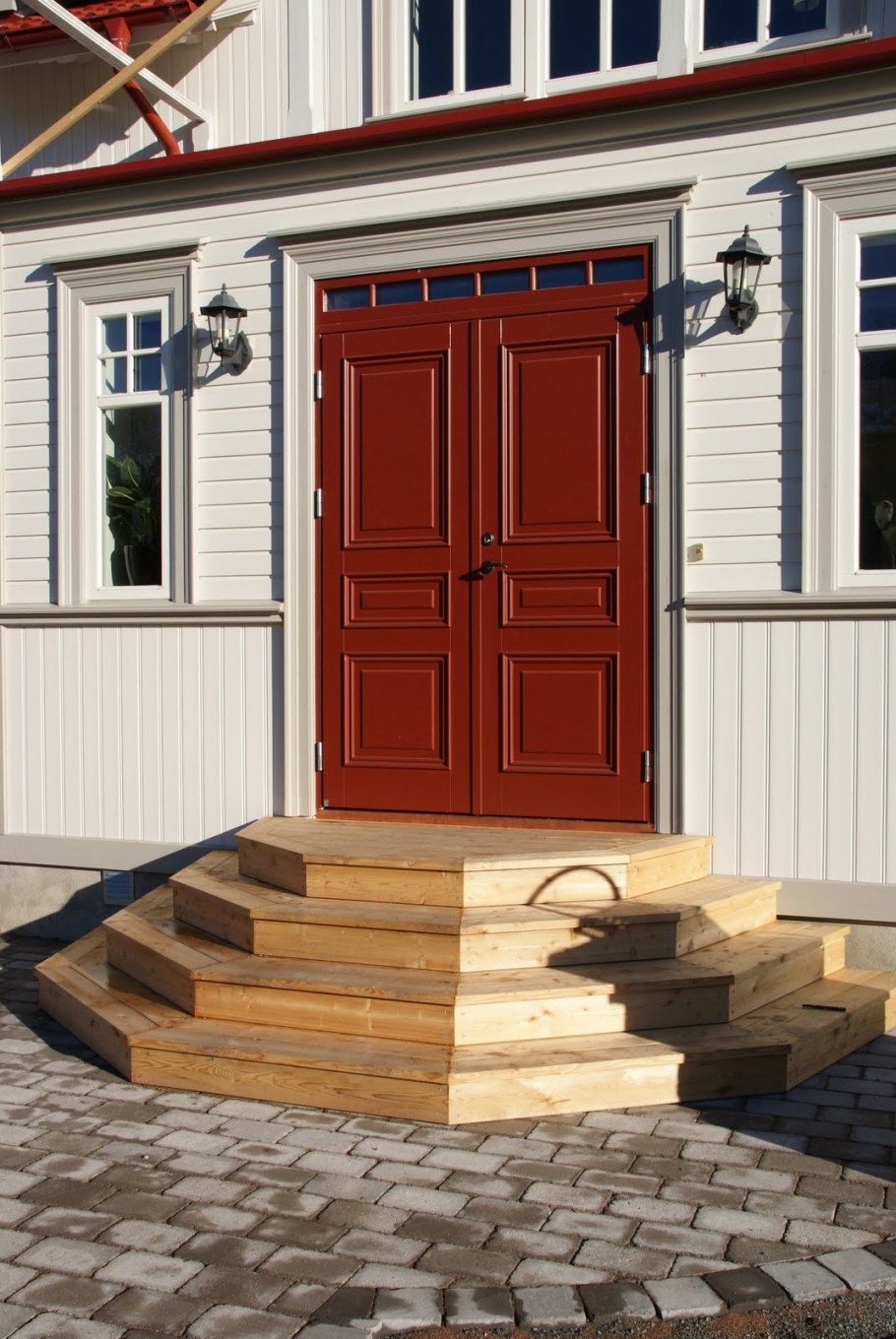 Входная дверь в избу