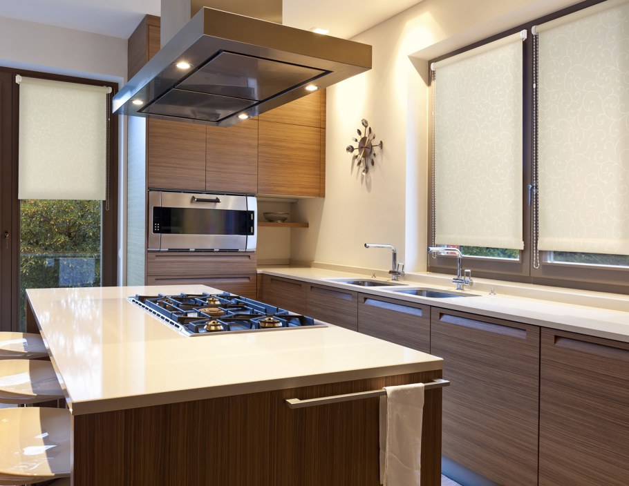 Кухня с панорамными окнами